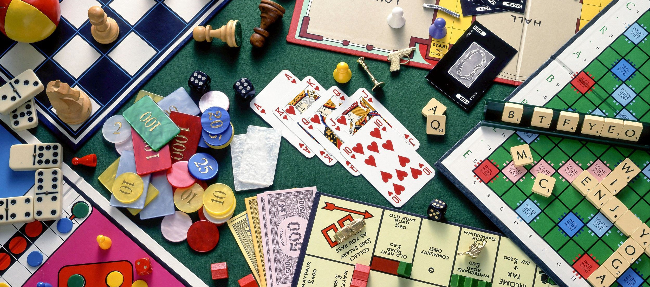 Soirée Jeux de société / tables de tarot et contrée